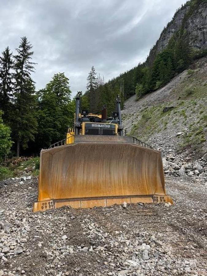 Komatsu D375A-8 Vikšriniai buldozeriai