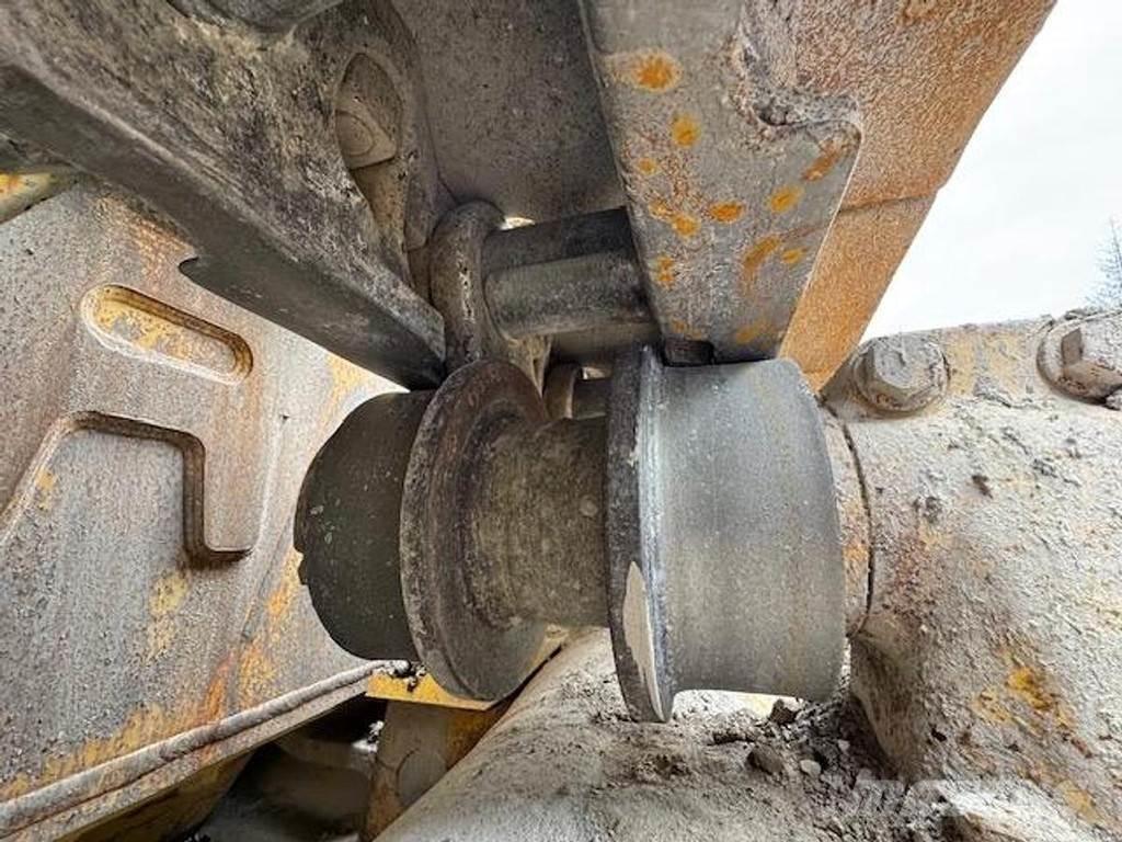 Komatsu D375A-8 Vikšriniai buldozeriai