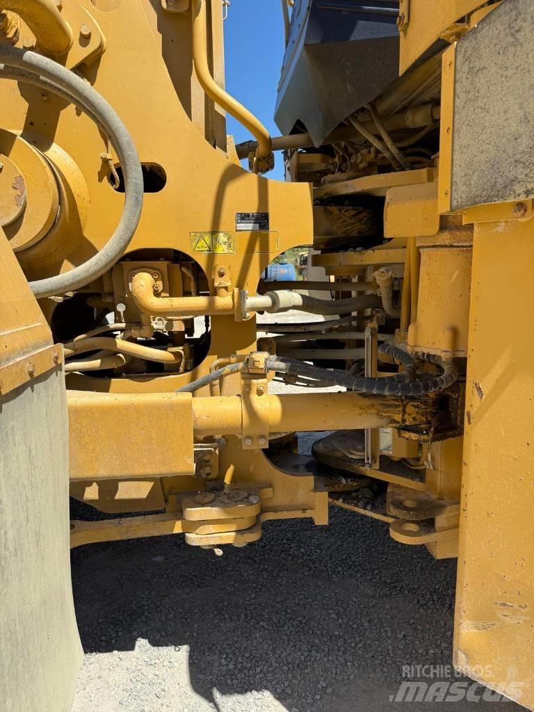 CAT 988 H Naudoti ratiniai krautuvai
