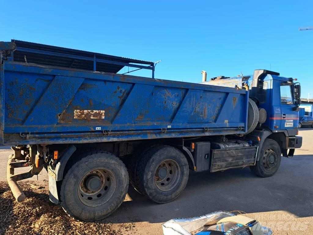Tatra T 815-2 Terno Savivarčių priekabų vilkikai