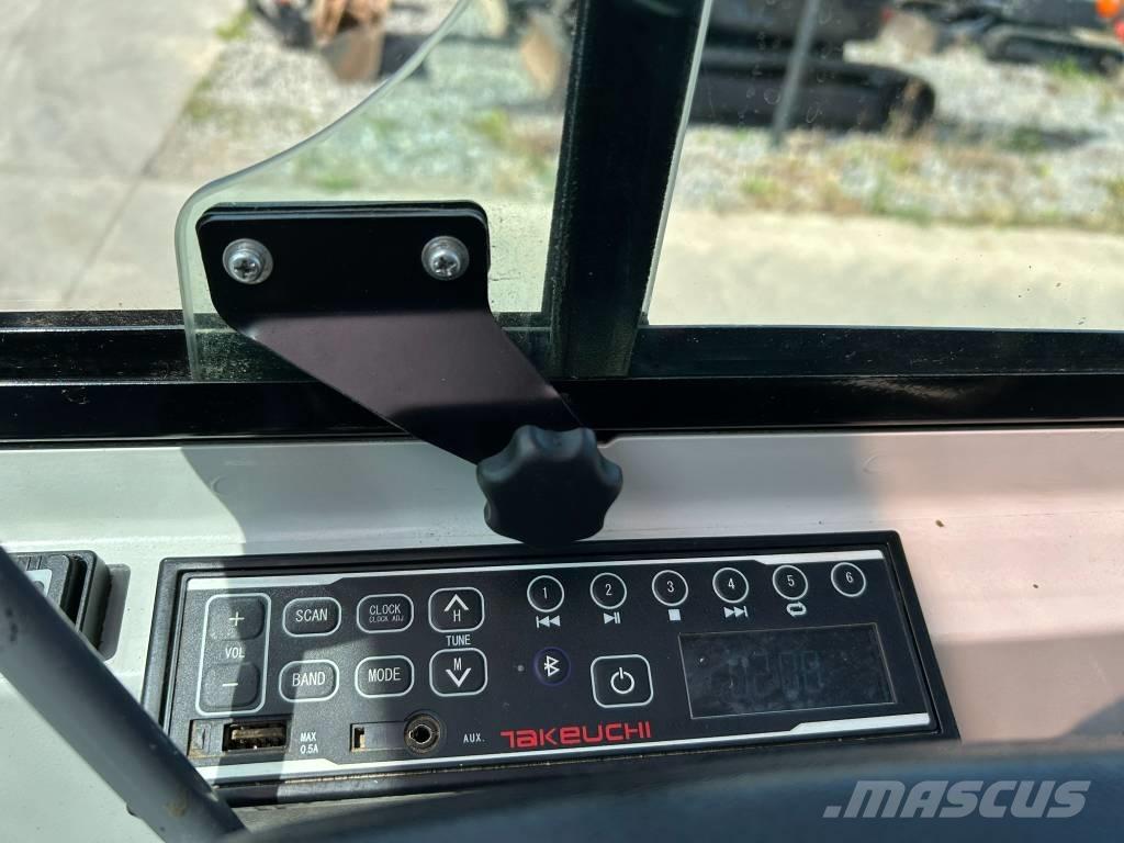Takeuchi TB 216 Krautuvai su šoniniu pasukimu
