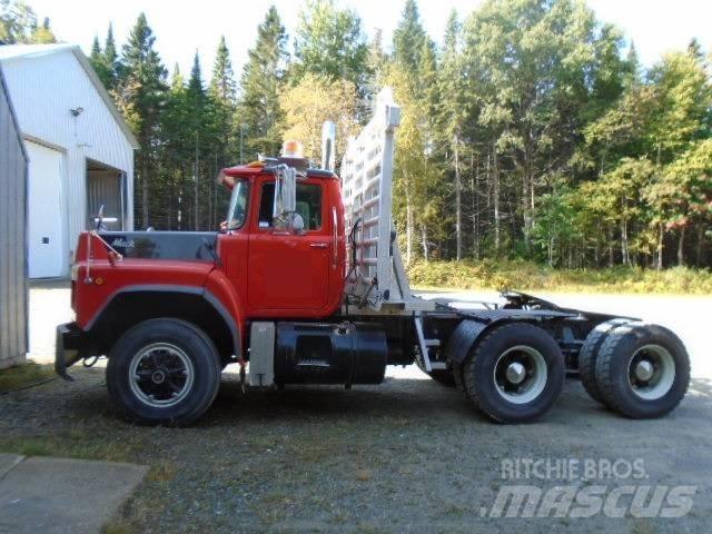 Mack RB 688 S Naudoti vilkikai