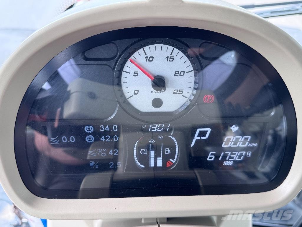 Massey Ferguson 7726 Traktoriai