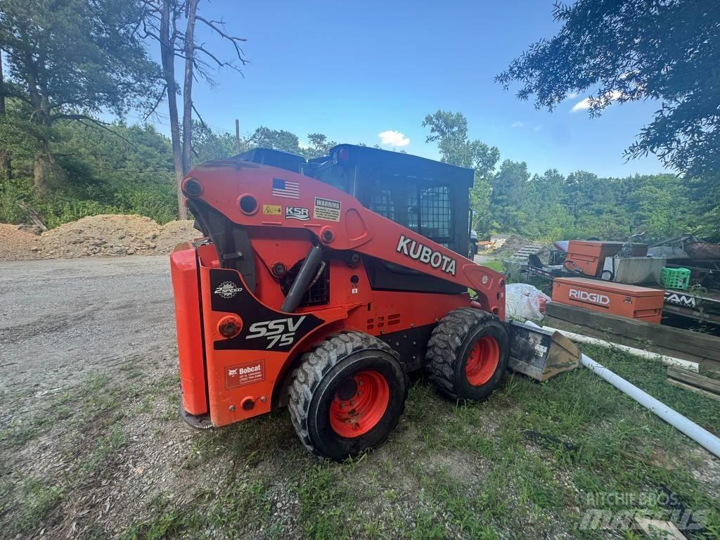 Kubota SSV 75 Krautuvai su šoniniu pasukimu