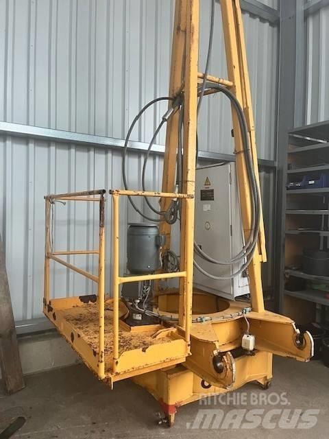 Liebherr 30 LC Bokštiniai kranai