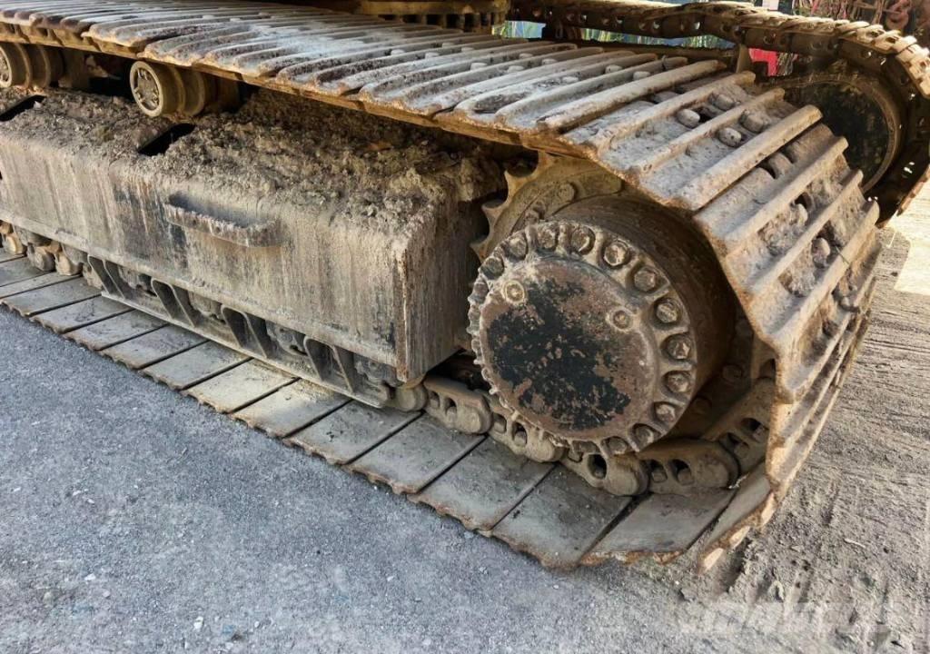 CAT 330 D L Vikšriniai ekskavatoriai