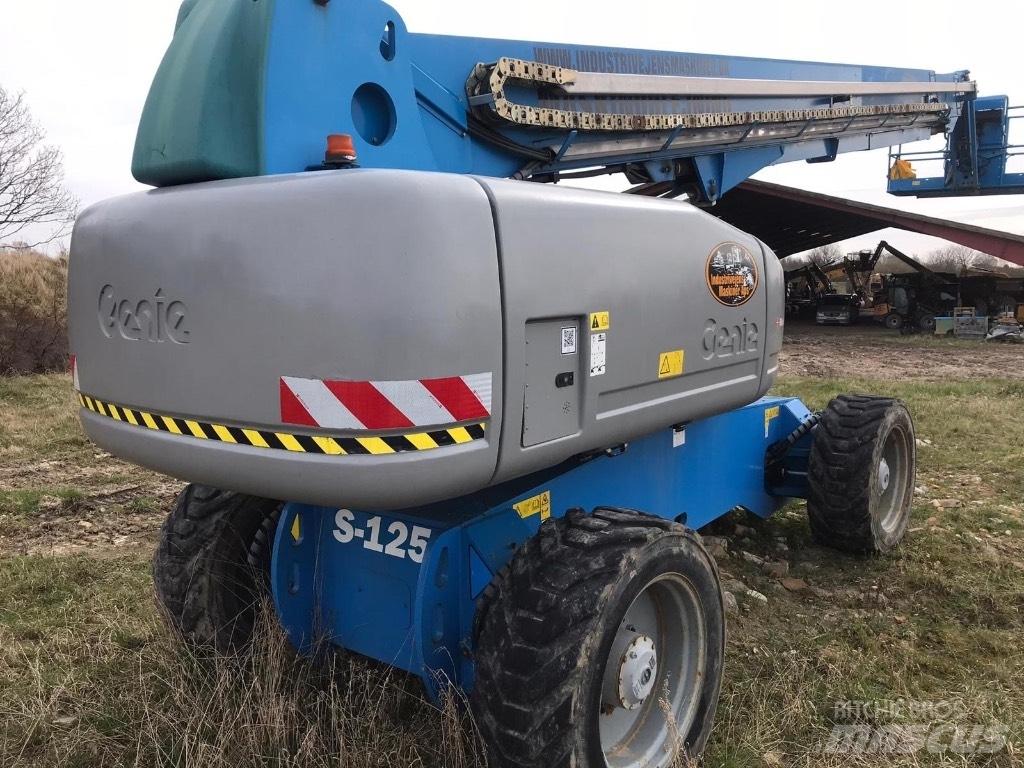 Genie S 125 Teleskopiniai keltuvai