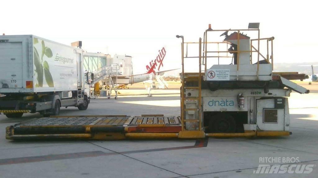 FMC COMMANDER 15I Kiti keltuvai ir platformos