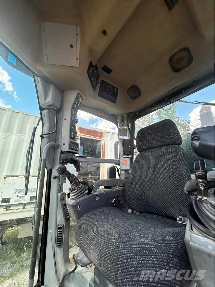 CAT 140 M 2 Greideriai