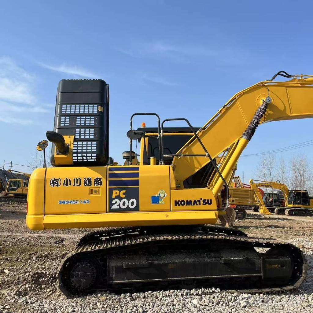 Komatsu PC 200 Vikšriniai ekskavatoriai