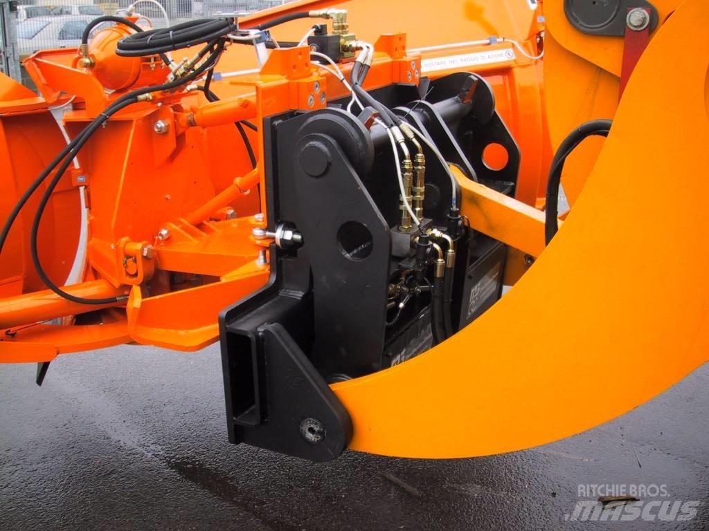 M3 Quick Hitch Statyba - Kita