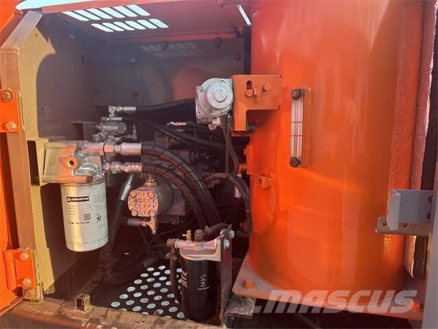 Hitachi ZX120 Vikšriniai ekskavatoriai