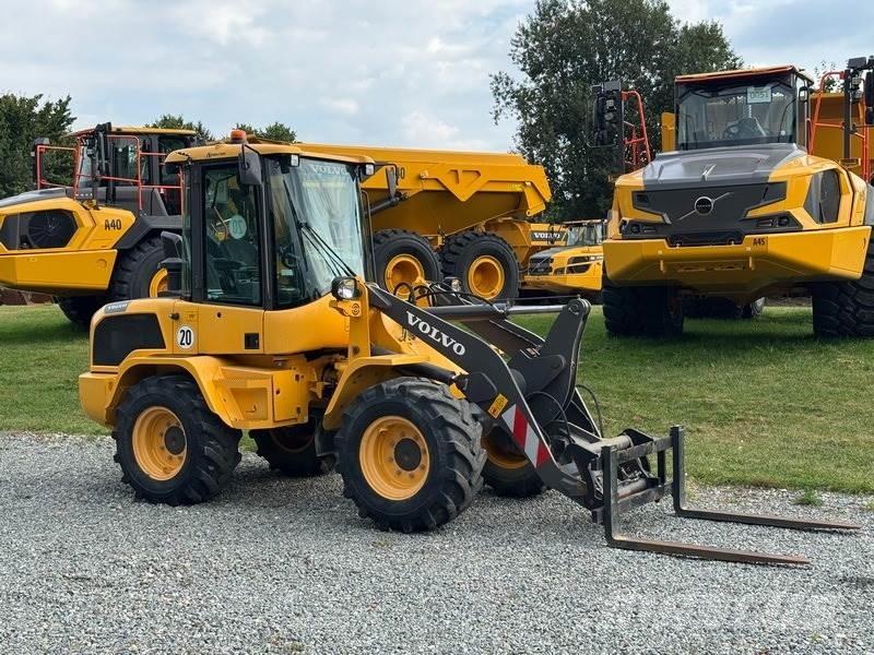 Volvo L 35 G Naudoti ratiniai krautuvai