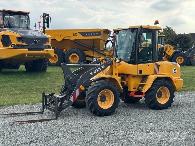 Volvo L 35 G Naudoti ratiniai krautuvai