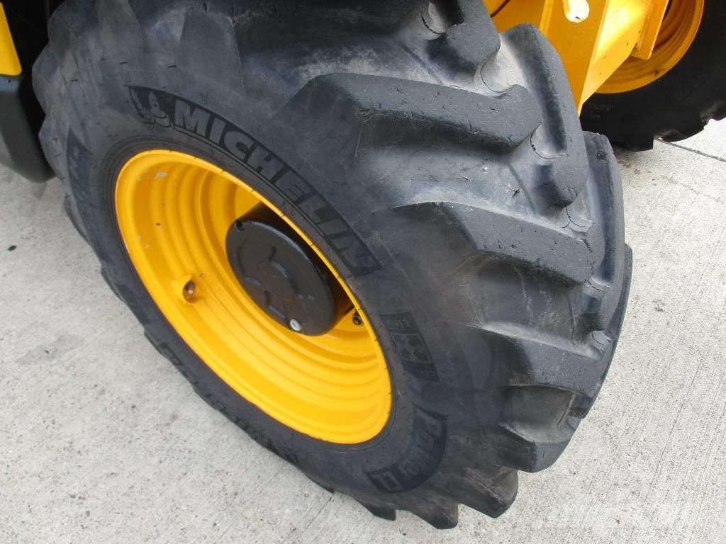 JCB 535-95 (599) Teleskopiniai krautuvai