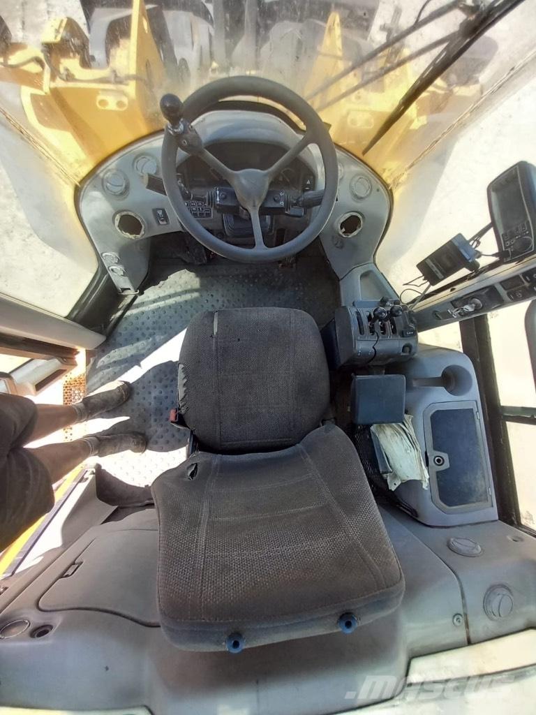 Volvo L 120 F Naudoti ratiniai krautuvai