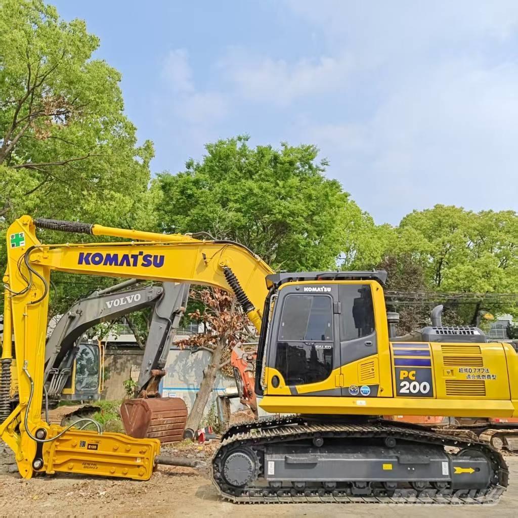 Komatsu PC 200-8 Vikšriniai ekskavatoriai