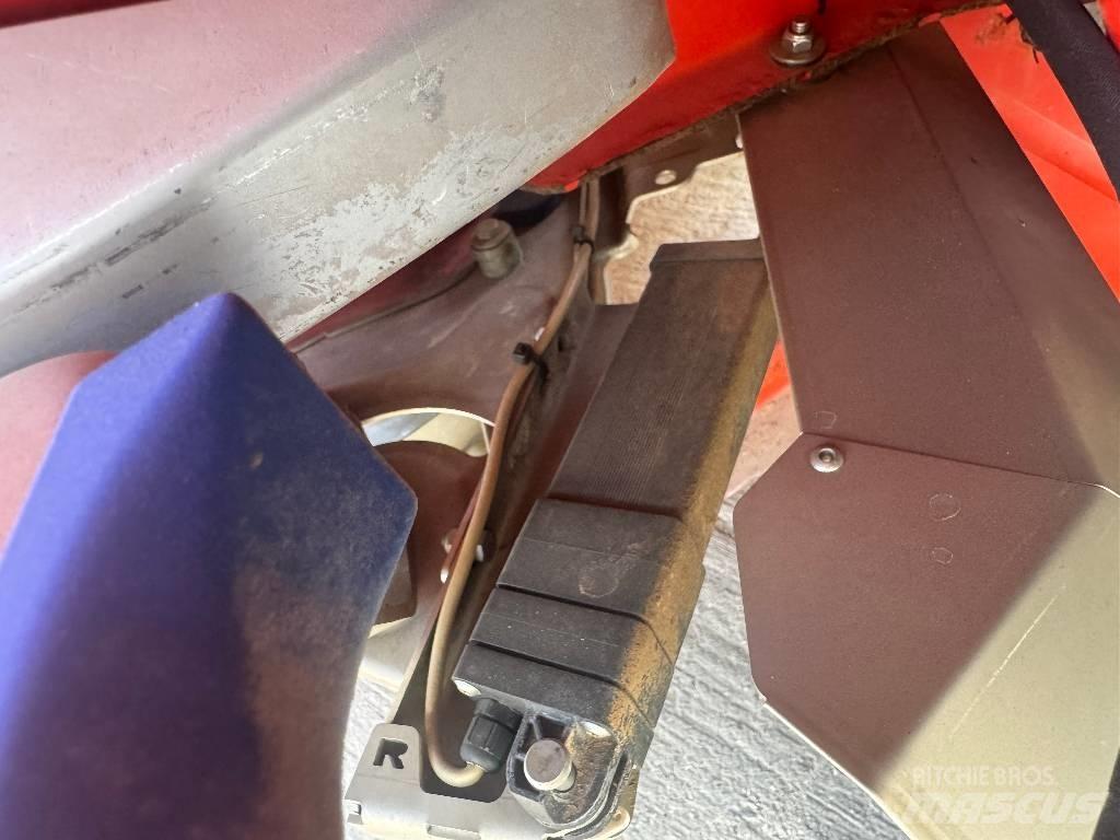 Kuhn Axis 30.1 W Mineralinių trąšų barstytuvai