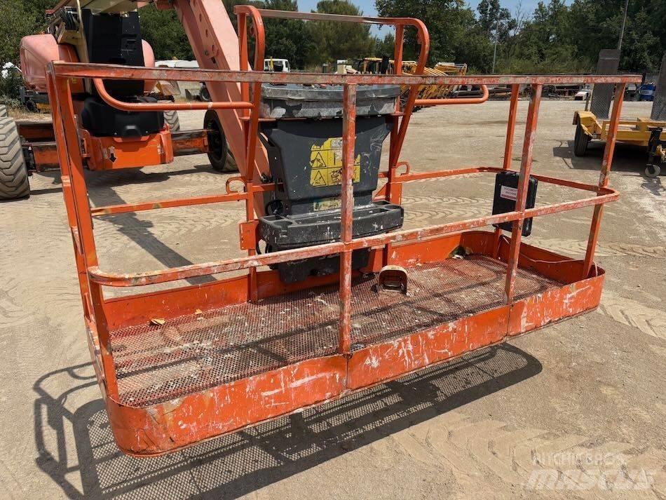 JLG 1250 AJP Alkūniniai keltuvai
