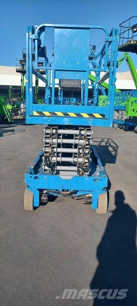 GENIE GS4047 Žirkliniai keltuvai