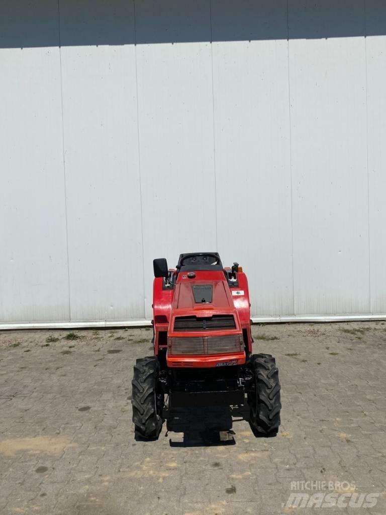 Mitsubishi MT16 Naudoti kompaktiški traktoriai