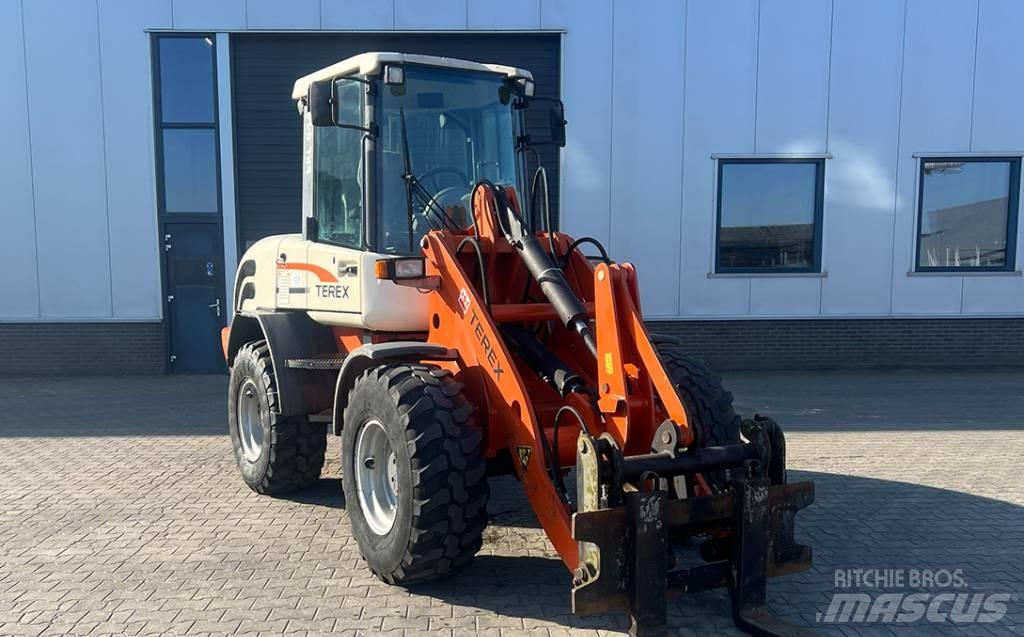 Schaeff SKL 844 Naudoti ratiniai krautuvai