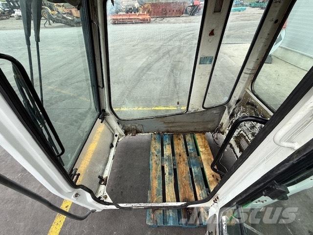 Liebherr CAB SERIE B Kabinos ir interjeras