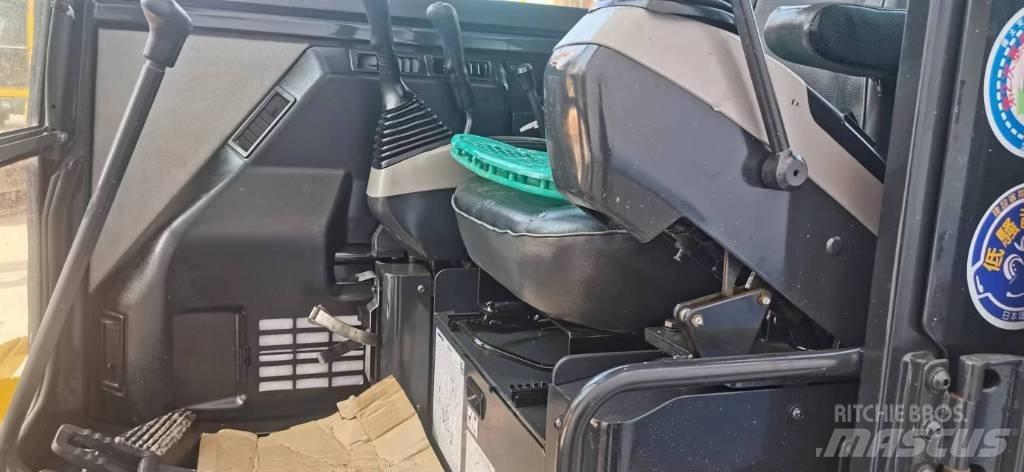 Komatsu PC 56 Vikšriniai ekskavatoriai