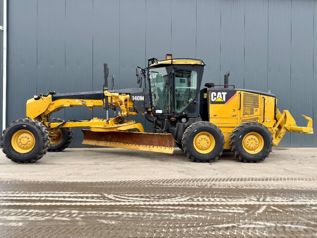 CAT 140M Greideriai
