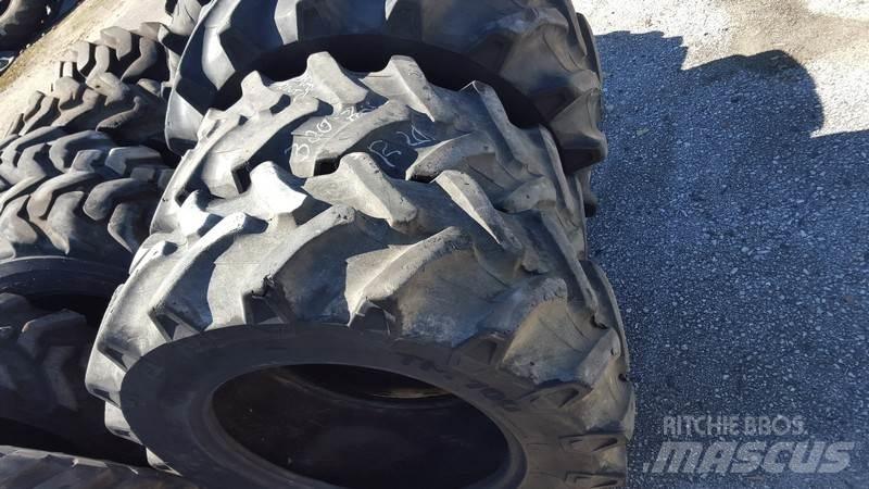  Pneus 300/70R20 Padangos, ratai ir ratlankiai
