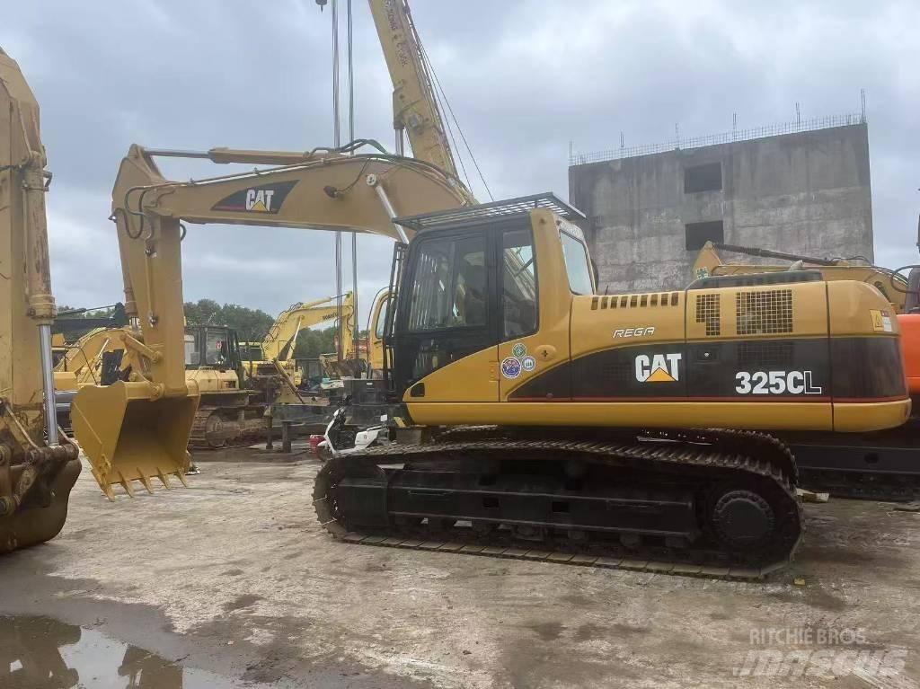 CAT 325C Vikšriniai ekskavatoriai