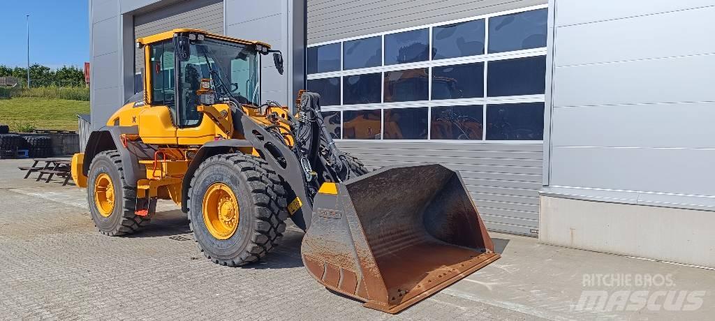 Volvo L 90 H Naudoti ratiniai krautuvai