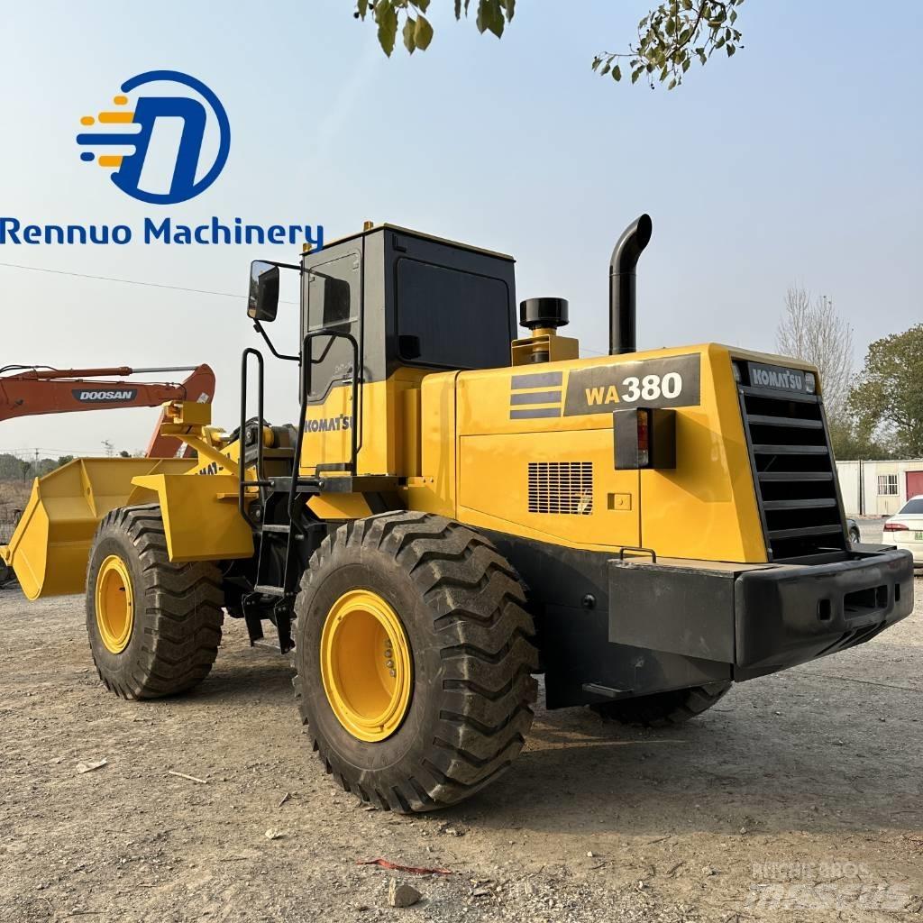 Komatsu WA380 Naudoti ratiniai krautuvai