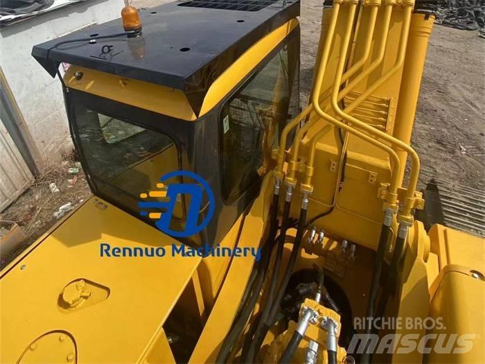 Komatsu 350-8 Vikšriniai ekskavatoriai