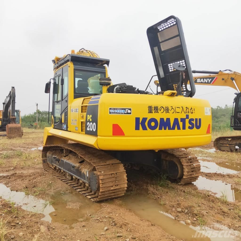 Komatsu PC200-8 Vikšriniai ekskavatoriai