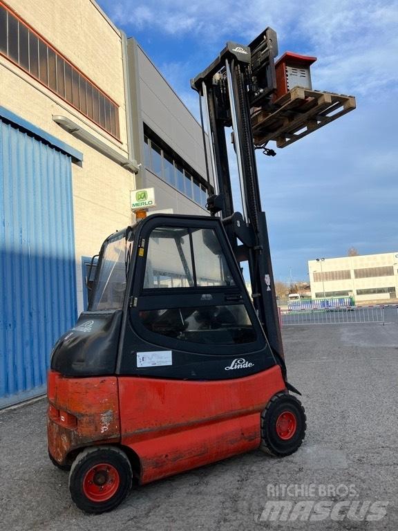 Linde E 25 Elektriniai šakiniai krautuvai