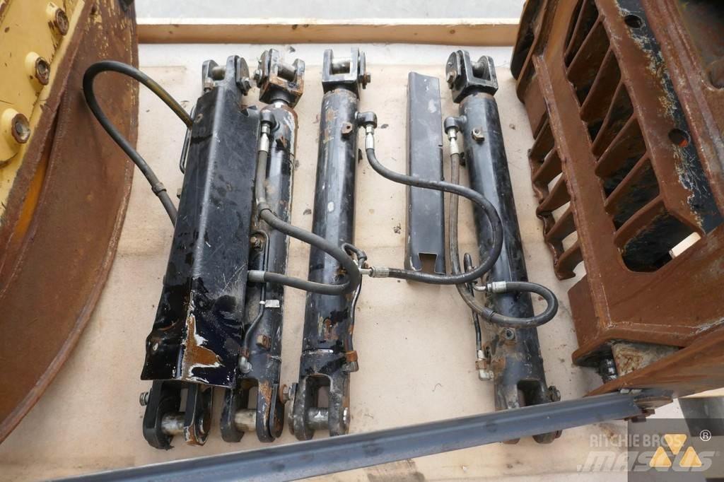 CAT 525D Grapple Transportas - Kita