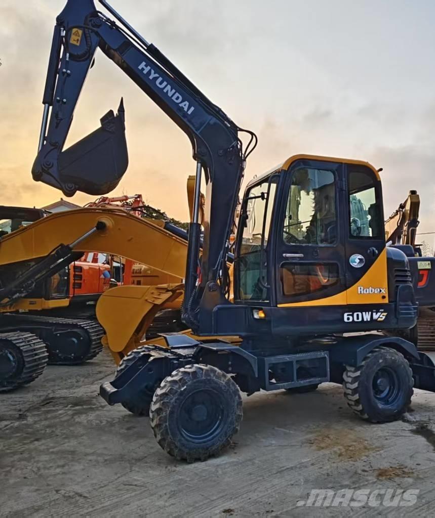 Hyundai R60W Ratiniai ekskavatoriai