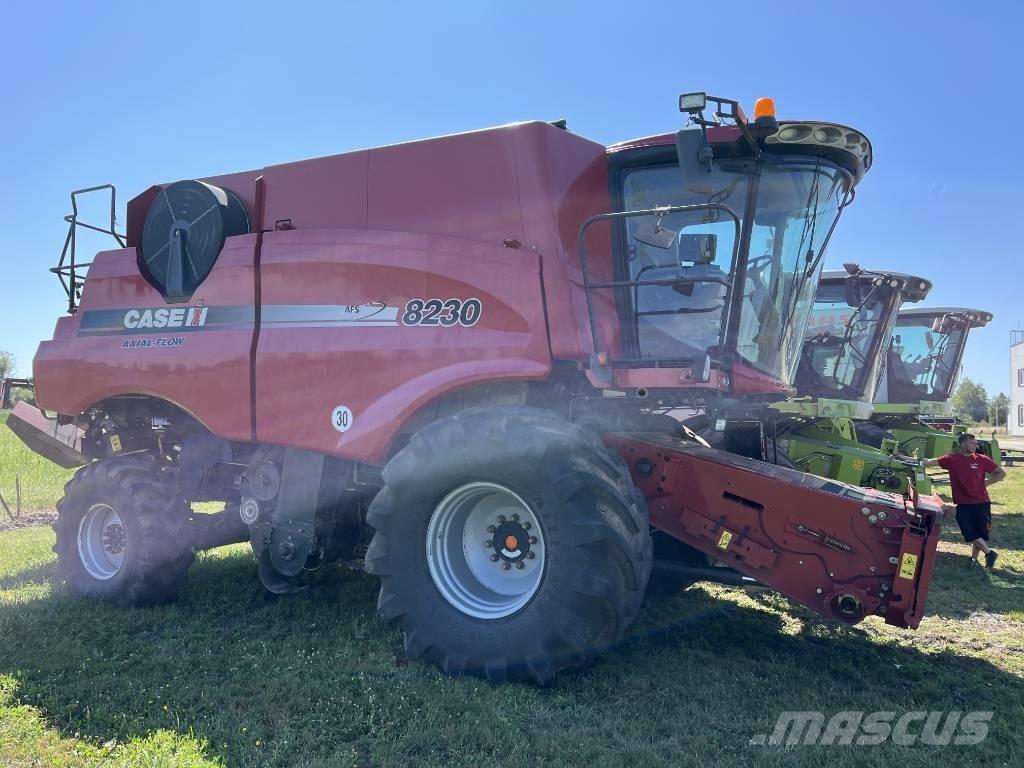 Case IH AF 8230 Derliaus nuėmimo kombainai