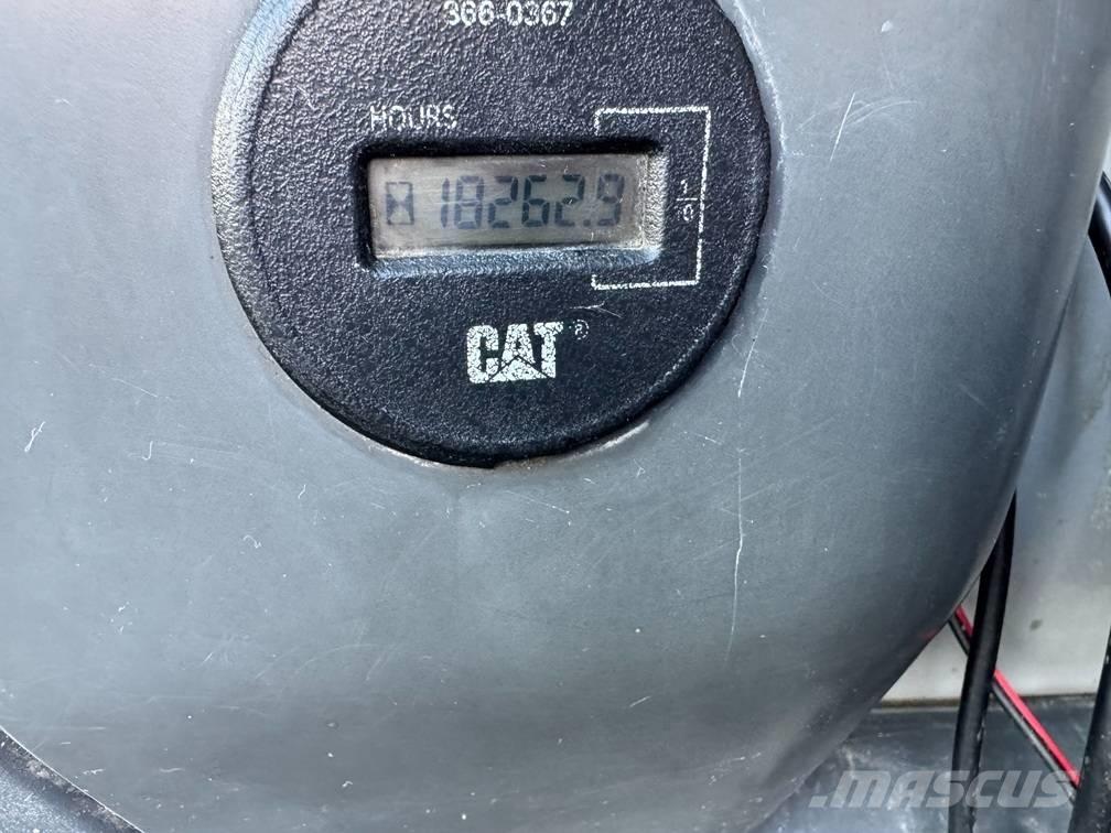 CAT 390 D L ME Vikšriniai ekskavatoriai