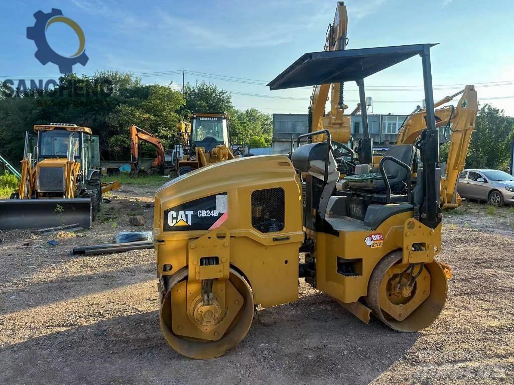 CAT CB24B Porinių būgnų volai