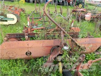 PZ 2400 Šieno grėbliai ir vartytuvai