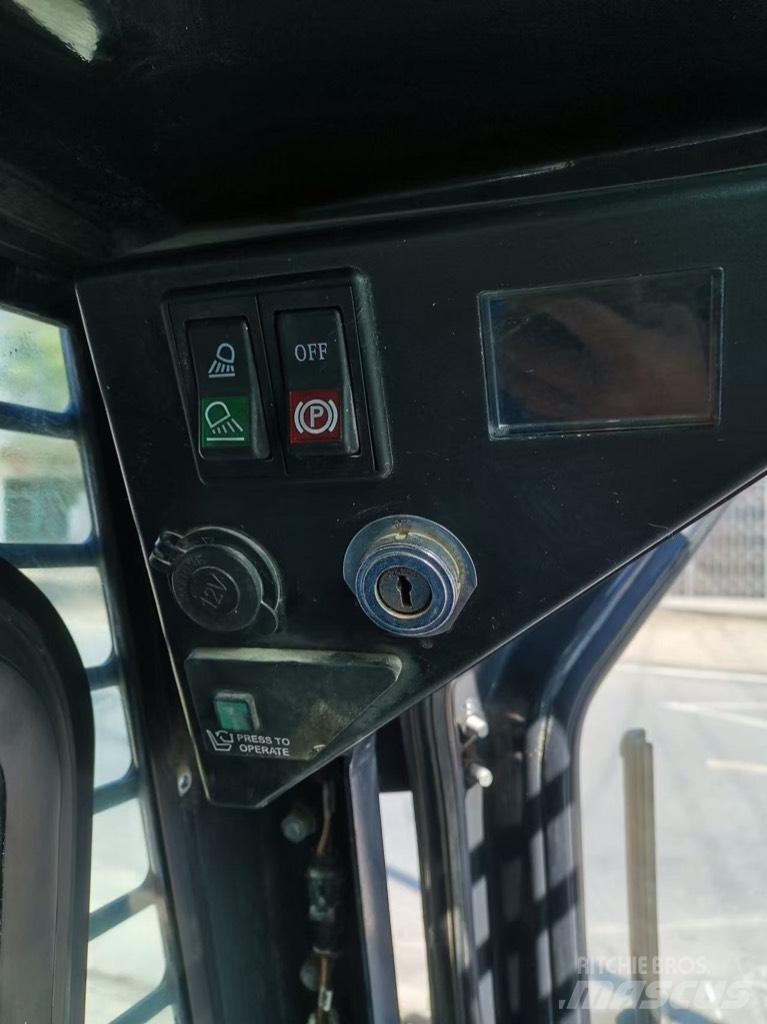 Bobcat S 18 Krautuvai su šoniniu pasukimu