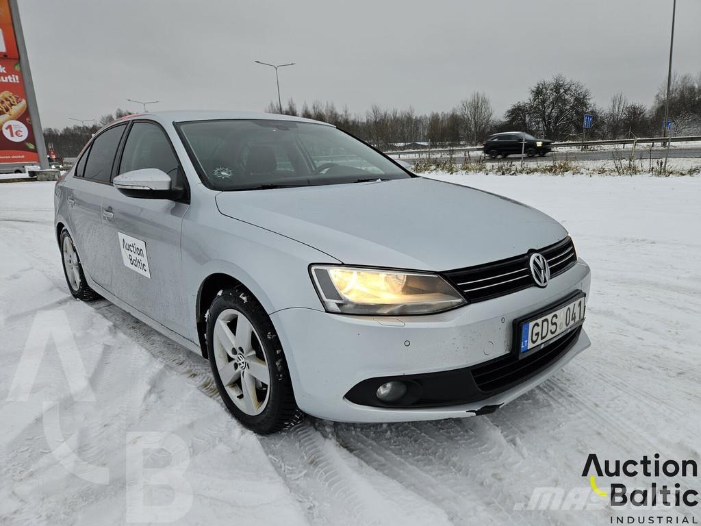 Volkswagen Jetta Lengvieji automobiliai