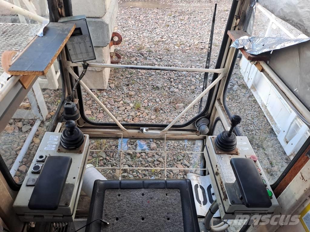 Liebherr 71 EC Bokštiniai kranai