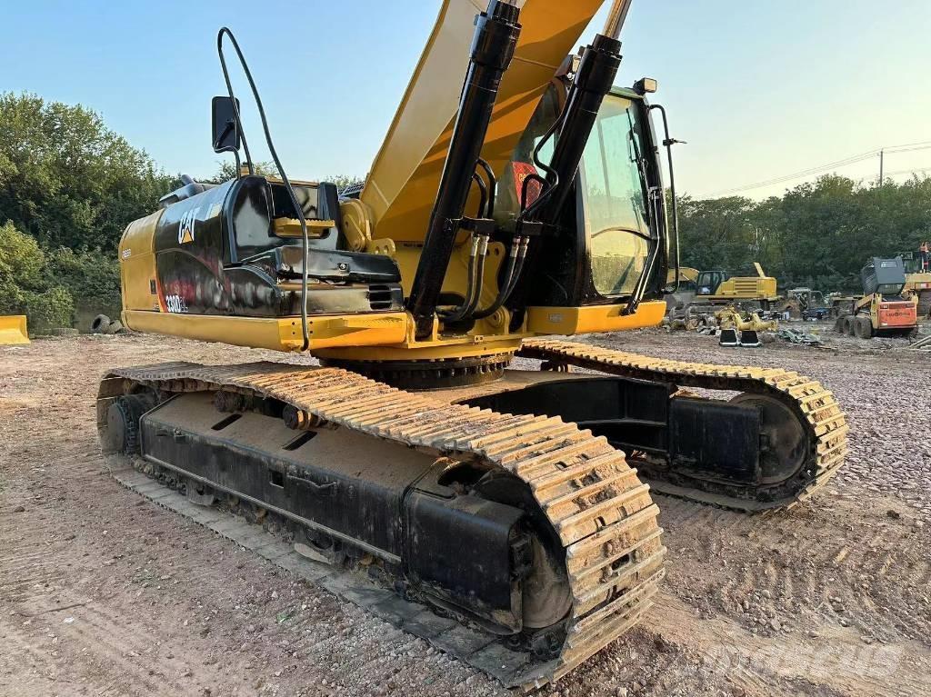 CAT 330 D L Vikšriniai ekskavatoriai