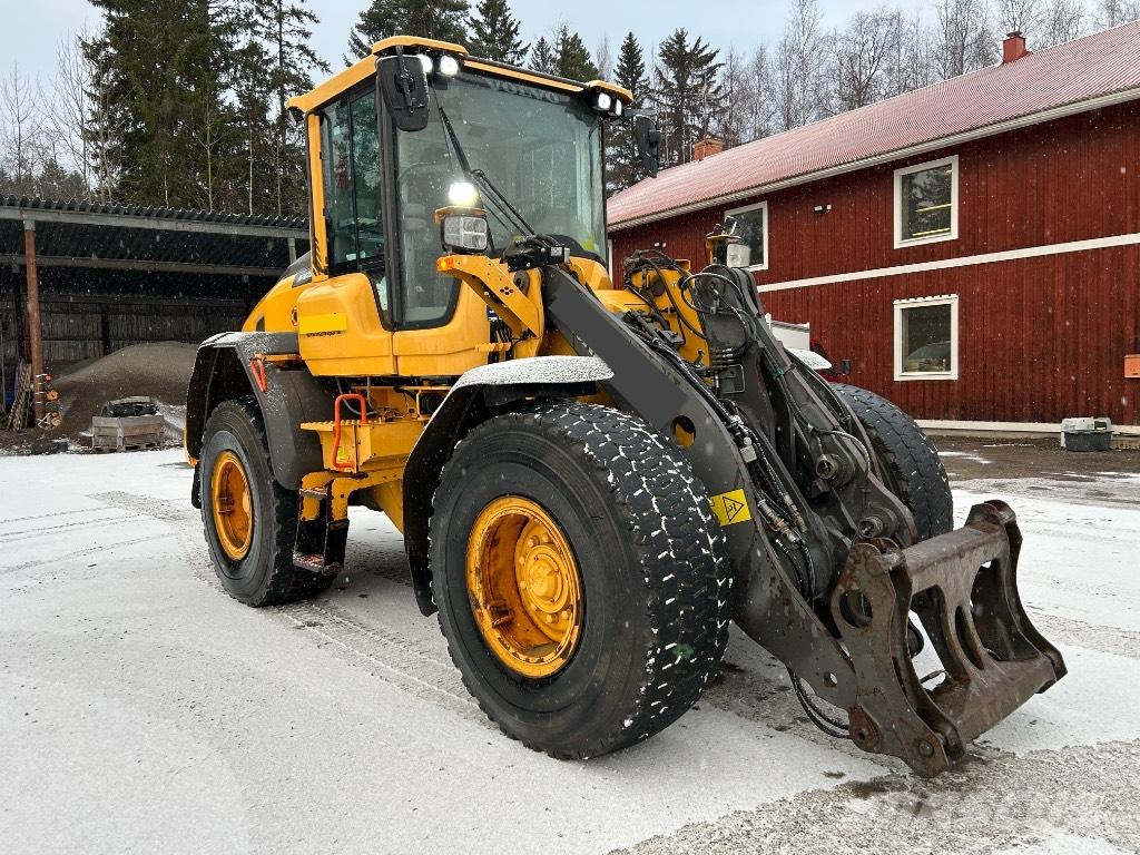 Volvo L 60 H Naudoti ratiniai krautuvai