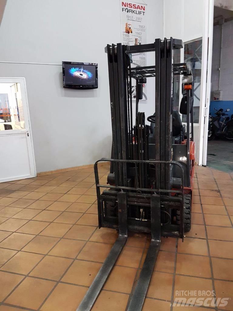 Nissan N01 Elektriniai šakiniai krautuvai