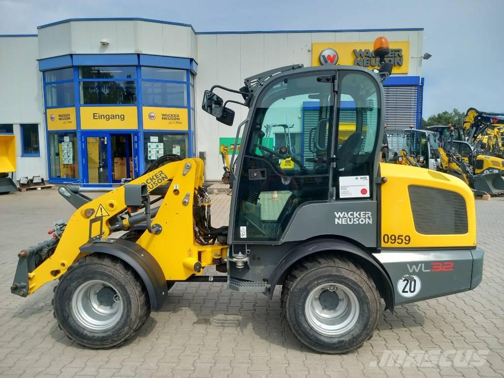 Wacker Neuson WL32 Naudoti ratiniai krautuvai