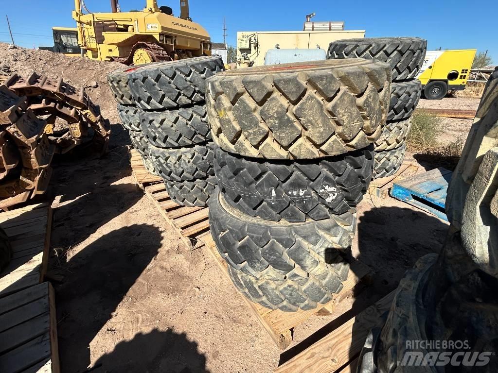 Bobcat 12x16.5 Tires Padangos, ratai ir ratlankiai